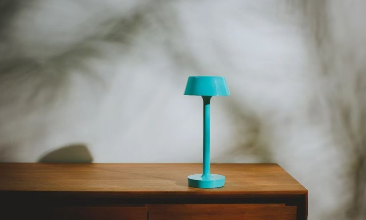 Luxury portable desk lamp